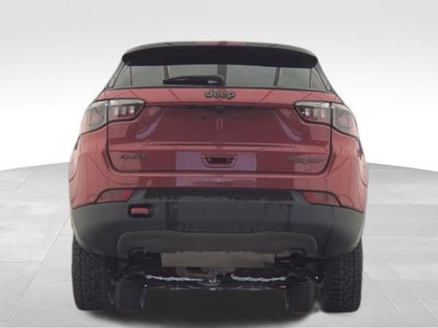 Used 2025 Jeep Compass Trailhawk AWD/4WD image 7