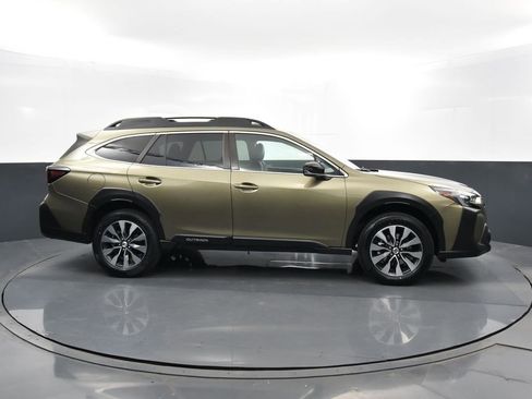 Used 2023 Subaru Outback Limited AWD/4WD image 40