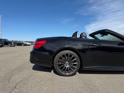 Used 2017 Mercedes-Benz SL 550 image 16
