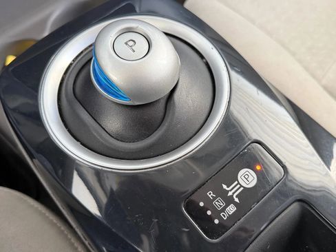 Used 2012 Nissan Leaf SL w/ Recycling/Organizational Pkg image 26