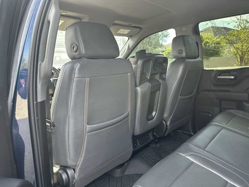 Used 2020 Chevrolet Silverado 1500 Custom w/ Custom Value Package RWD image 16