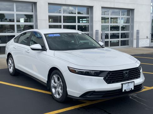 Certified 2025 Honda Accord LX image 1