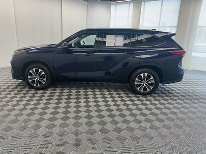 Used 2022 Toyota Highlander XLE