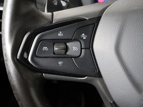 Used 2022 Chevrolet Bolt EUV LT w/ Comfort Package image 33