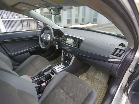 Used 2017 Mitsubishi Lancer ES image 18