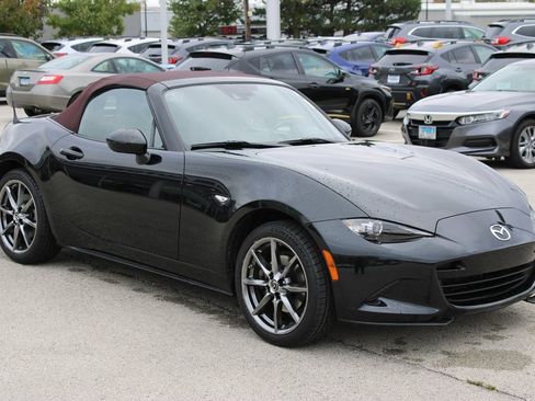 Used 2018 MAZDA MX-5 Miata Grand Touring image 3