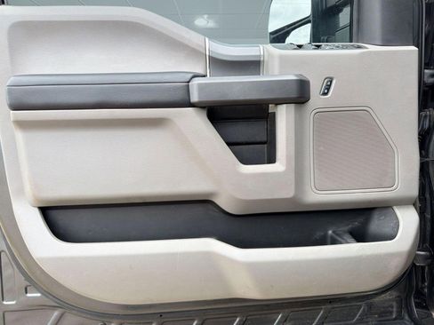 Used 2018 Ford F250 XLT w/ XLT Premium Package image 12