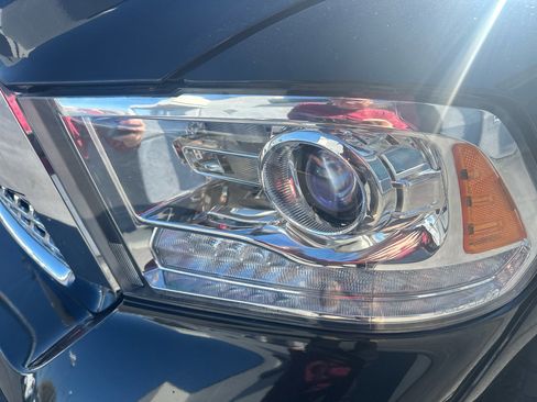 Used 2017 RAM 1500 Laramie w/ Convenience Group image 5