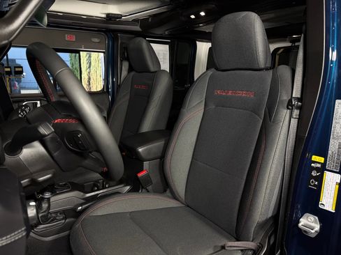 Used 2025 Jeep Wrangler Unlimited Rubicon image 14