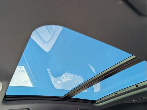 Used 2025 Audi Q3 2.0T Premium image 8