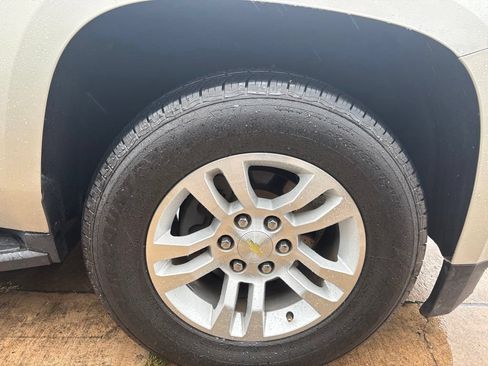 Used 2015 Chevrolet Tahoe LS RWD image 17