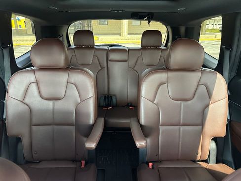 Used 2024 Kia Telluride SX w/ Towing Package FWD image 21