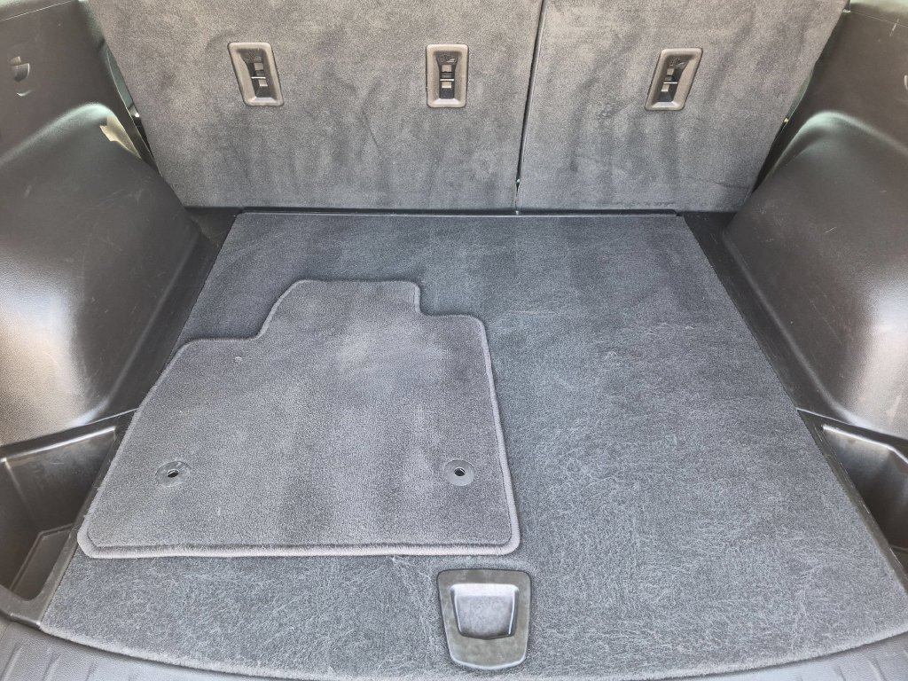 Used 2025 Chevrolet Blazer LT FWD image 28
