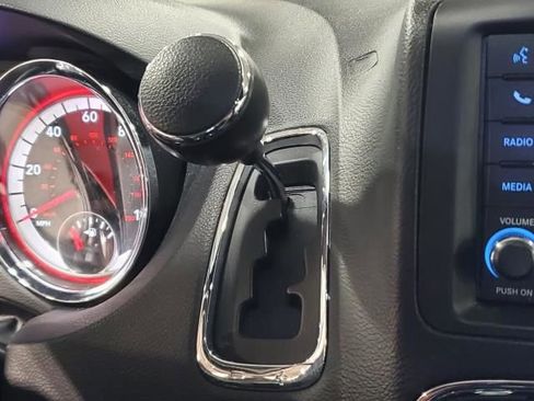 Used 2016 Dodge Grand Caravan R/T image 31