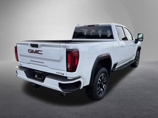 Used 2022 GMC Sierra 2500 AT4 AWD/4WD video 3