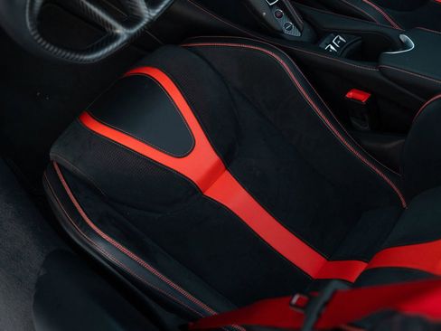 Used 2021 McLaren 720S Spider image 33