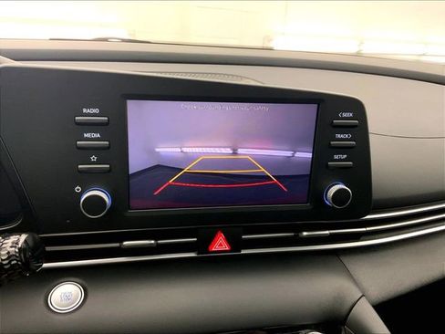 Used 2023 Hyundai Elantra SEL image 21