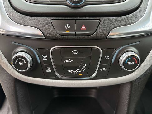 Certified 2024 Chevrolet Equinox LS w/ LS Convenience Package AWD/4WD image 17