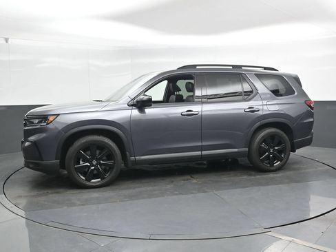 Used 2025 Honda Pilot Black Edition image 7