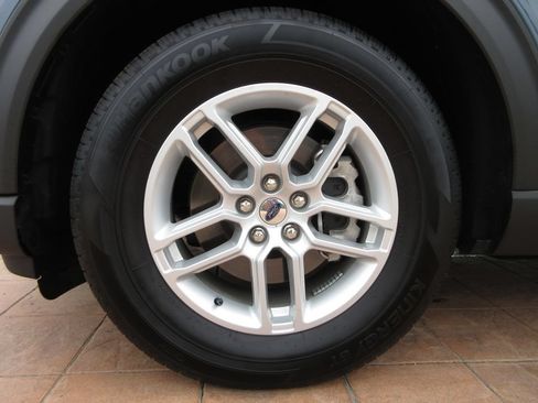 Used 2026 Ford Explorer Active RWD image 9