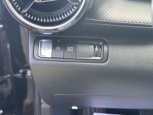 Used 2025 Chevrolet Equinox LT FWD image 20