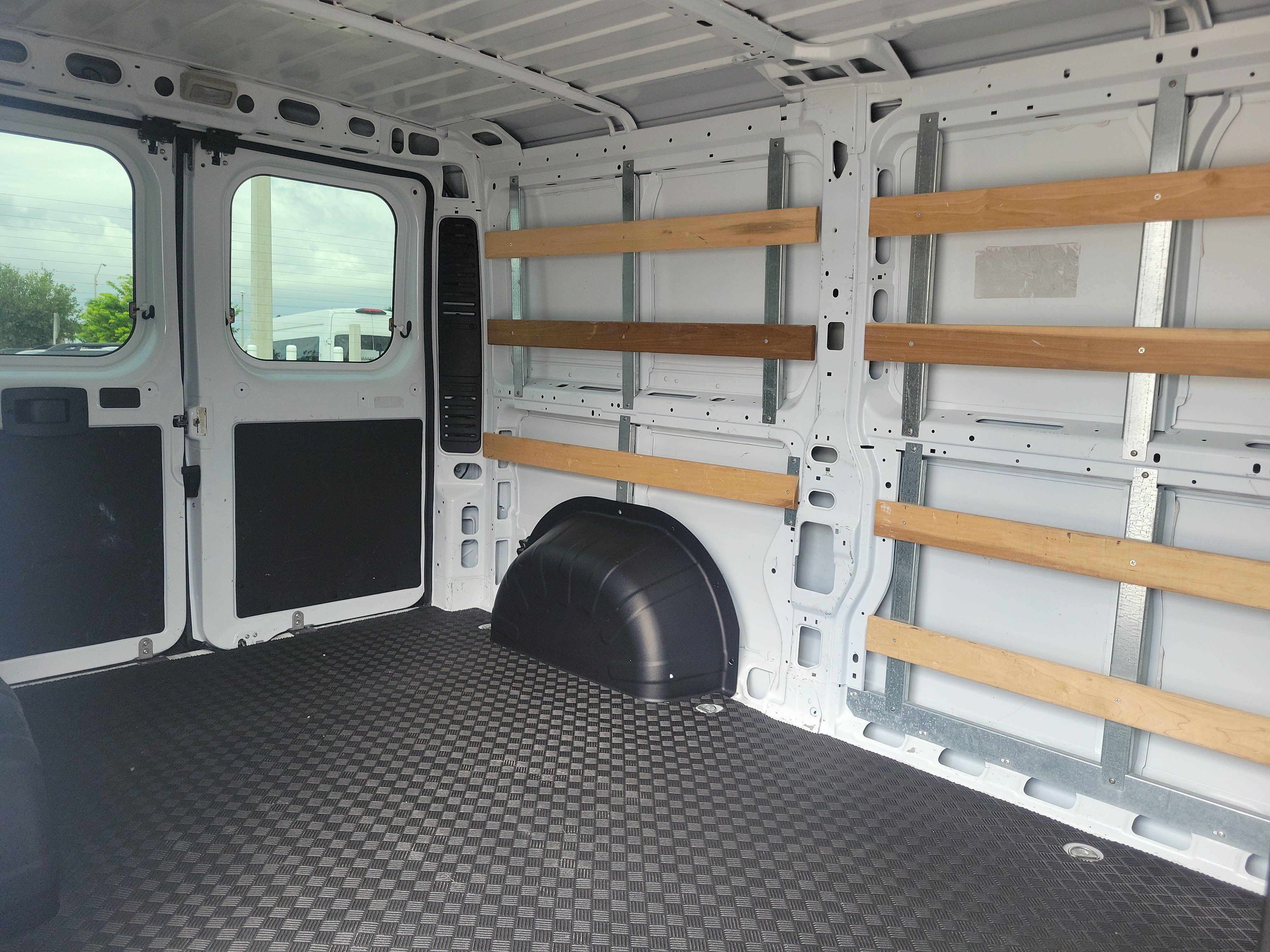 Used 2025 RAM ProMaster 2500 w/ U-Haul Equipment Group FWD image 13