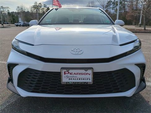New 2026 Toyota Camry SE image 9
