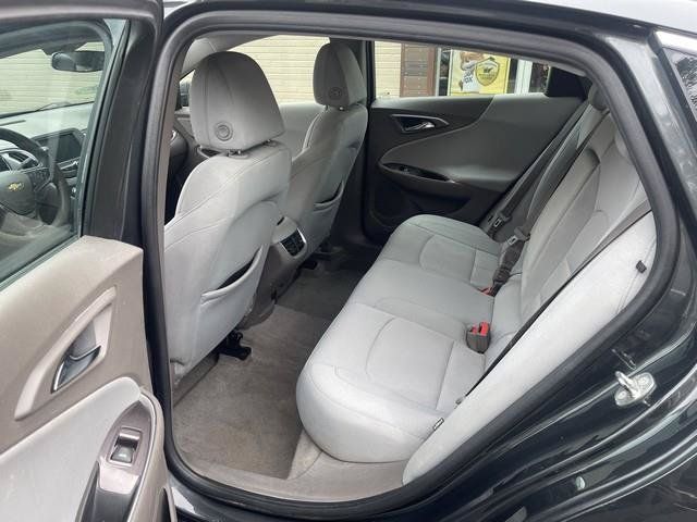 Used 2016 Chevrolet Malibu LT FWD image 16