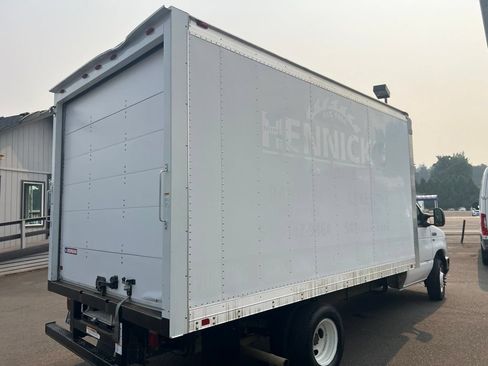 Used 2017 Ford E-350 and Econoline 350 Super Duty w/ Power Windows & Locks Group RWD image 4