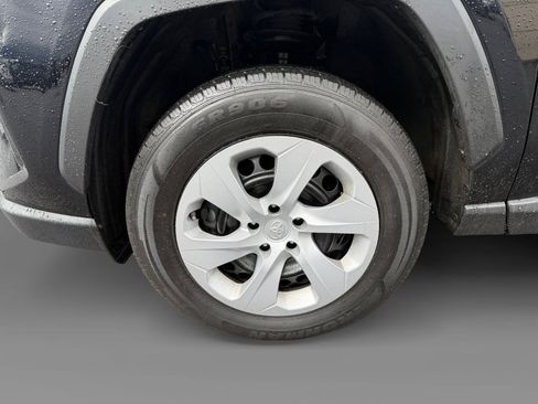 Used 2024 Toyota RAV4 LE image 9