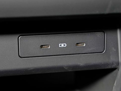 Certified 2024 Porsche Cayenne AWD/4WD image 41