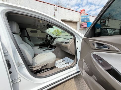 Used 2020 Chevrolet Malibu LT image 28