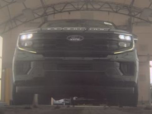 Used 2025 Ford Expedition Active AWD/4WD image 11