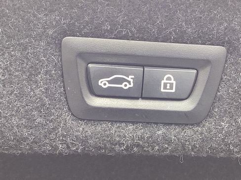 Used 2020 BMW 530i xDrive w/ Convenience Package image 37