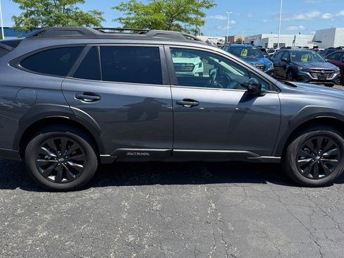 Certified 2025 Subaru Outback Onyx Edition XT image 2