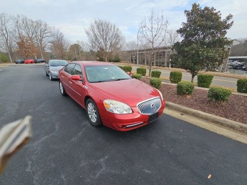 Used 2011 Buick Lucerne CXL image 7