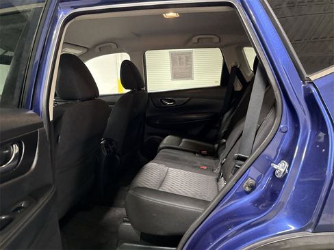 Used 2017 Nissan Rogue SV w/ SV Premium Package image 23