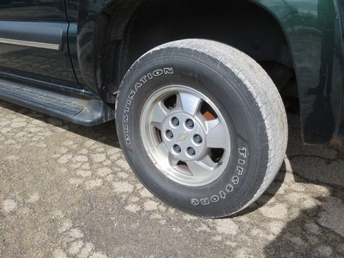 Used 2003 Chevrolet Suburban LS w/ LS Preferred Equipment Group image 28