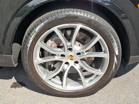 Used 2023 Porsche Cayenne Coupe AWD/4WD image 8