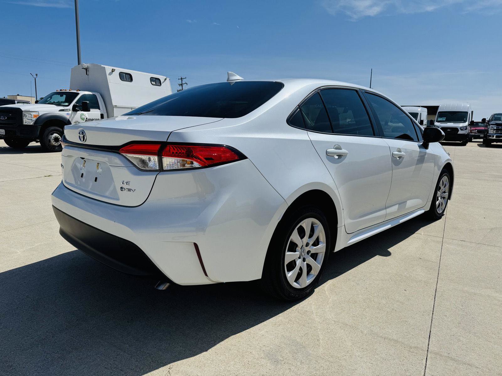 Used 2025 Toyota Corolla LE FWD image 33