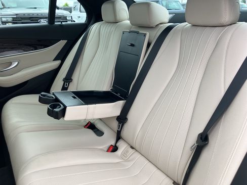Used 2019 Mercedes-Benz E 300 4MATIC image 31
