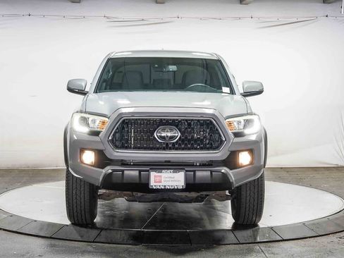 Certified 2018 Toyota Tacoma TRD Off-Road w/ Technology Package AWD/4WD image 6