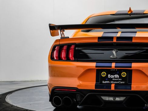 Used 2020 Ford Mustang Shelby GT500 w/ Carbon Fiber Track Pack RWD image 17