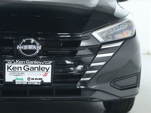 Used 2025 Nissan Versa SV FWD image 7