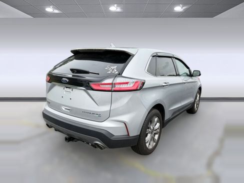 Used 2019 Ford Edge Titanium w/ Cold Weather Package AWD/4WD image 5