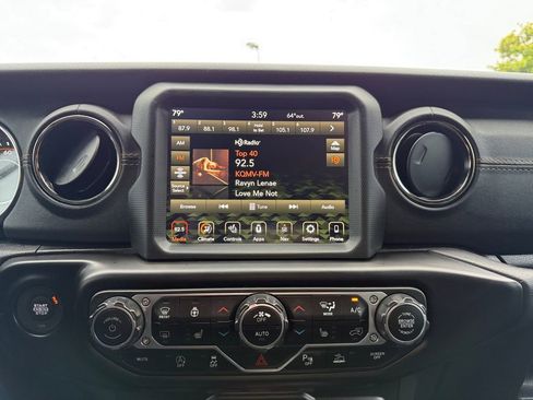 Certified 2022 Jeep Wrangler Unlimited Sahara image 25