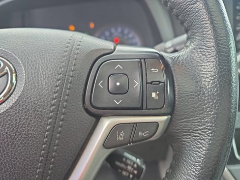Used 2020 Toyota Sienna XLE Premium image 19