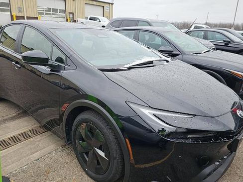 Used 2024 Toyota Prius Limited image 3