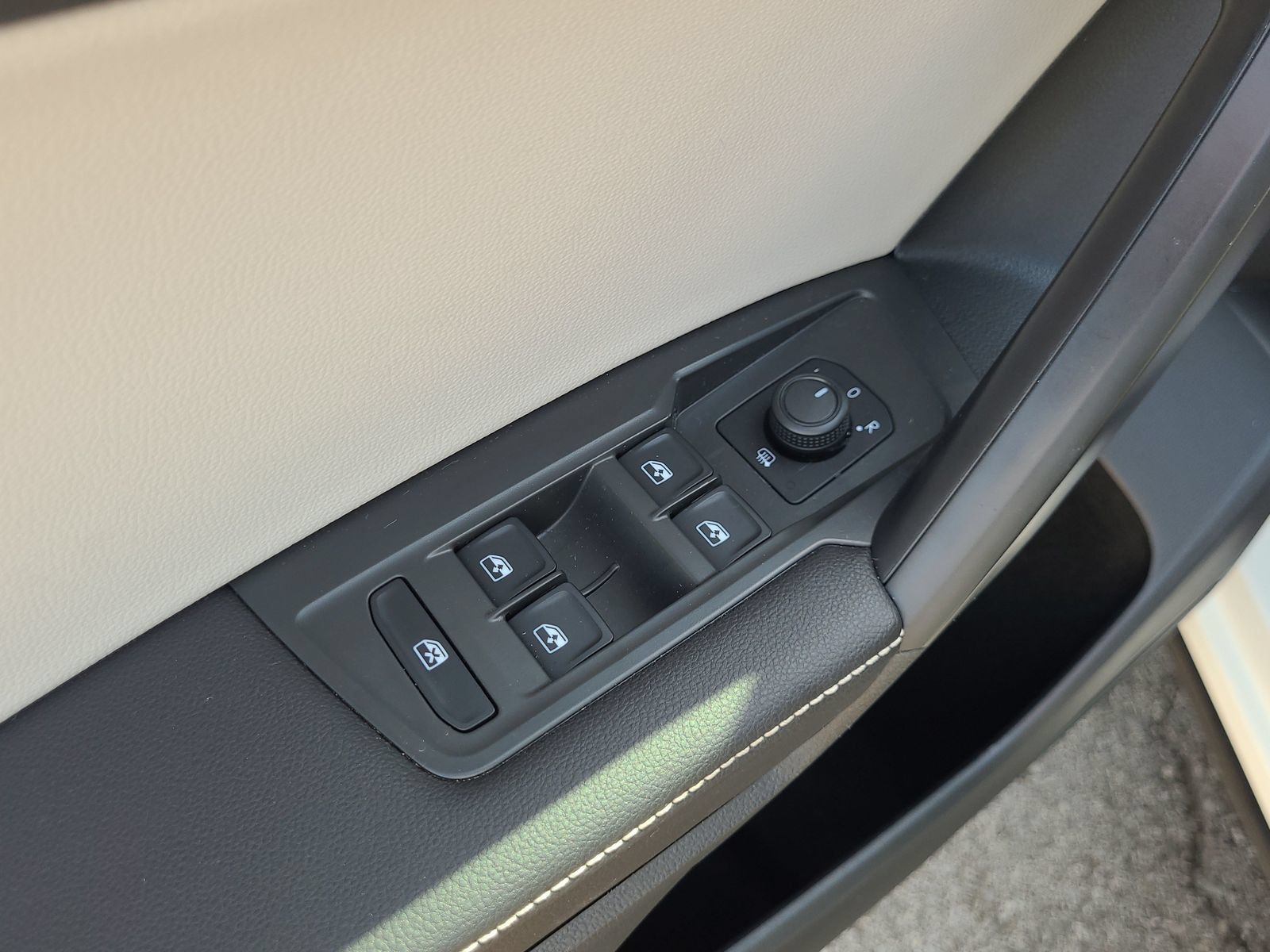 Used 2024 Volkswagen Tiguan S FWD image 24