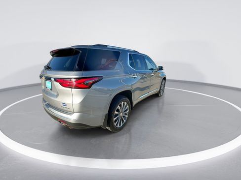Used 2023 Chevrolet Traverse Premier image 8